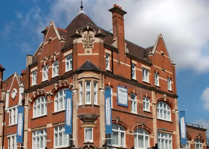 W12 Rooms London